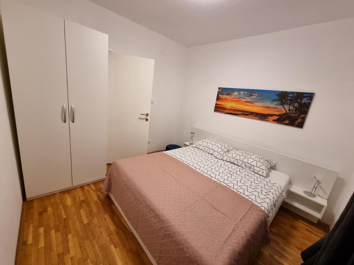 Maki Apartment Пула Екстериор снимка