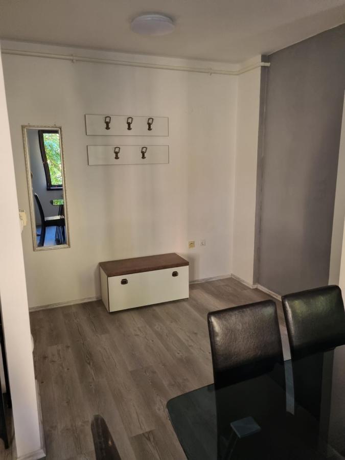 Maki Apartment Пула Екстериор снимка